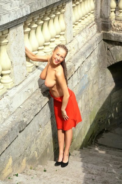 Самая пылкая и привлекательная молодая дама на планете