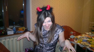 Дама в наряде и без одежды - новый видос!