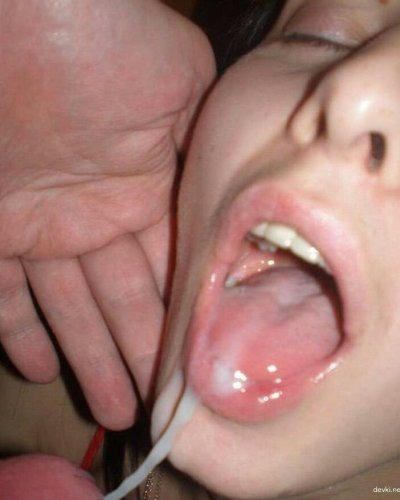 Две подруги наслаждаются интимом и ласкают друг друга