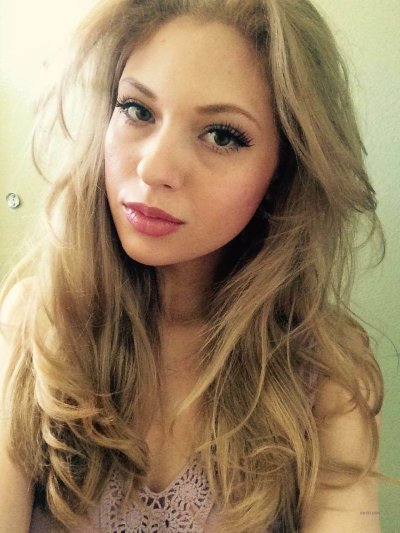 Девушка покрыта "сладкой" жидкостью после орального секса