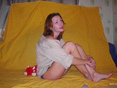 Крутая съемка красивой рыжей дома