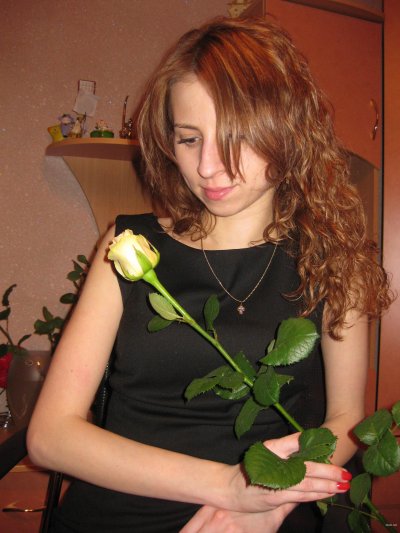 Девчонка в черных чулочках и черном нижнем белье - не откажешься!