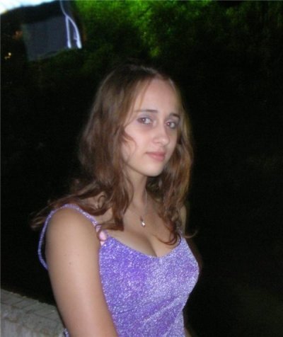 Интимные снимки обнаженной красотки в уютной квартире