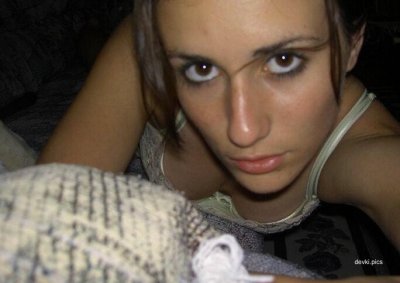 Интимные снимки молодой красотки в домашней обстановке