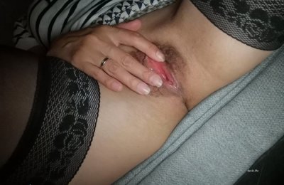 Расположил себе перед глазами дрочащую жену