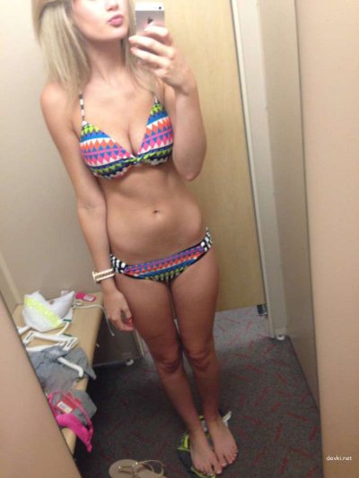 Обворожительная красотка с идеальными формами!