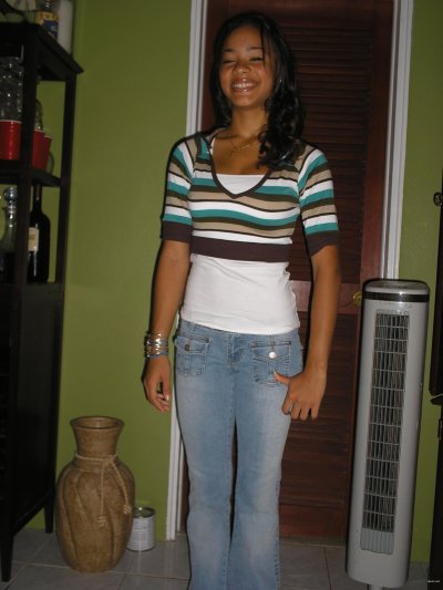 Развратная шкура: голая мулатка показывает все