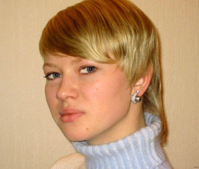 Девушка демонстрирует свою красоту в обнаженном виде!