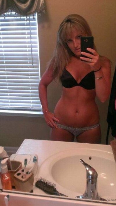 Непрофессиональные снимки пышной красоты: наслаждайся каждым кадром!