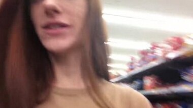 Огромный огурец: идеальный выбор для удовлетворения в автомобиле любителями мастурбации