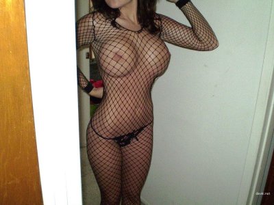 Сексуальные дамы с обнаженными прелестями в чулках