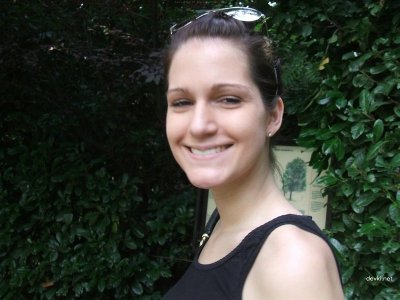 Открывает шлюхе ротик для удовольствия