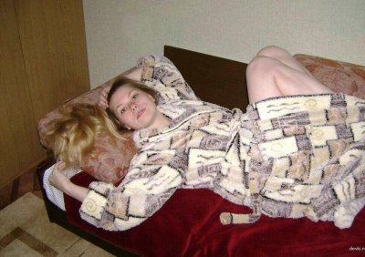 Показала свою писечку и сделала минет