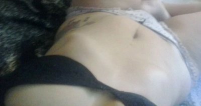 Сексуальная Лерочка в очках удовлетворяет свои желания