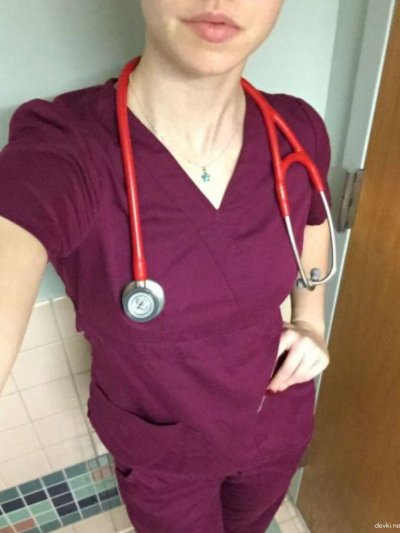 Интимные снимки обнаженной медсестры - сюрприз!