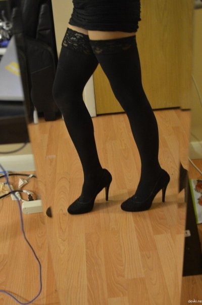 Девочка трахается с пустой бутылкой