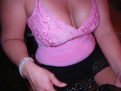 Сексапильная мамочка трахается с парнем