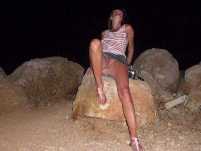 Зрелая любительница анального секса готова удивить вас!