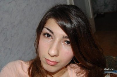 Развратная темнокожая дамочка с густой киской