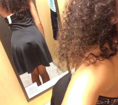 Фото горячих цыпочек с пирсингом в смартфонами