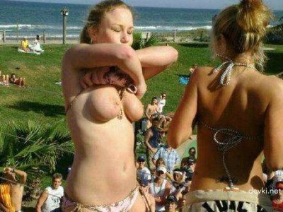 Чиксы показывают титьки (часть 4)