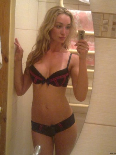 Сексапильное видео с изящной блондинкой и отличной задницей