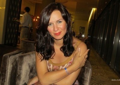 Горячая мамочка трахается как профи на камеру