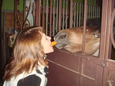 Развратная вечеринка с обнаженной супругой: взрыв страсти!