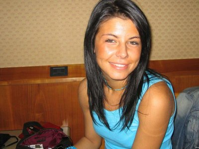 Попробовала его член и не смогла удержаться от удовольствия!