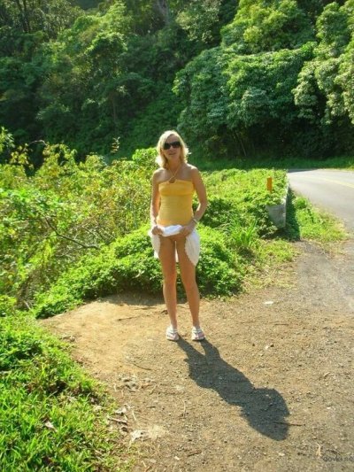 Познакомился с классной телочкой — сиськи и попка в селфи