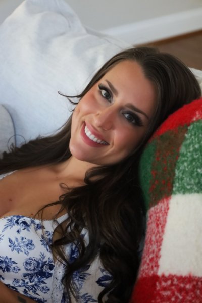 Изображение обнаженной дамы с отличными грудями - горячие фото для взрослых