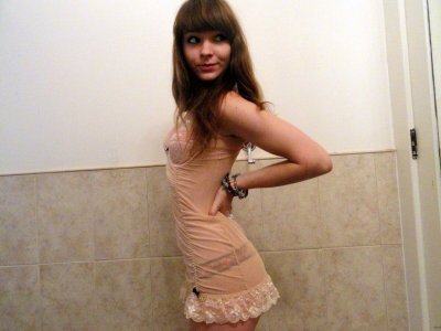 Соблазнительная красотка на снимках с нежными изображениями