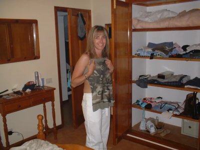 Сексуальная барышня демонстрирует свои прелести