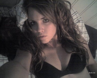 Развратная дама без лифчика!