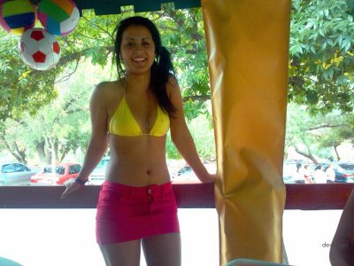 Горячая Латинская Красотка Показывает Свою Обнаженную Фигуру