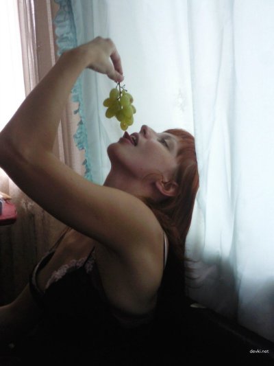 Соблазнительная супруга друга: горячие видео для взрослых