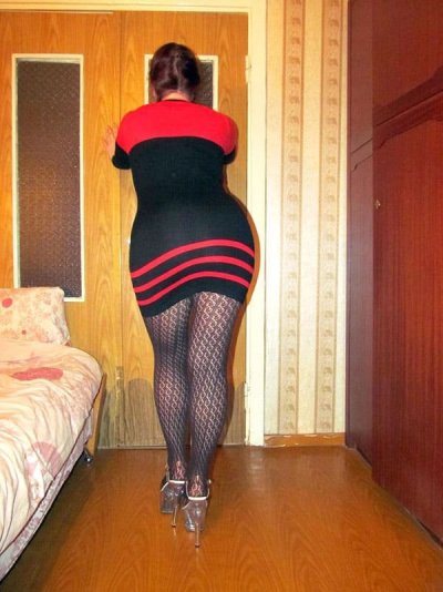 Русская леди демонстрирует свои прелести