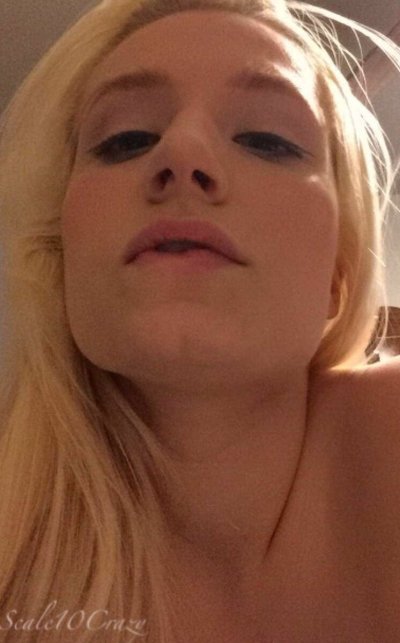 Пикантные снимки соблазнительной блондиночки