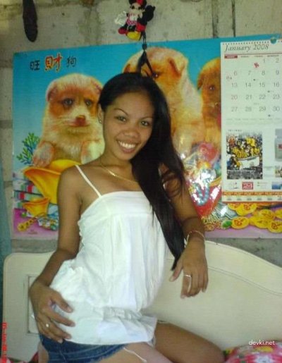 Экзотичная красотка демонстрирует свое обнаженное тело на откровенных снимках