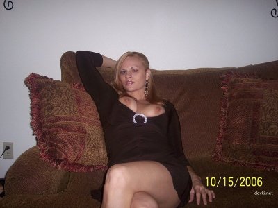 Соблазнил чужую леди на стриптиз, угостил алкоголем