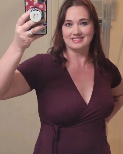 Сексуальная красотка показывает свое безупречное тело на интимных фото