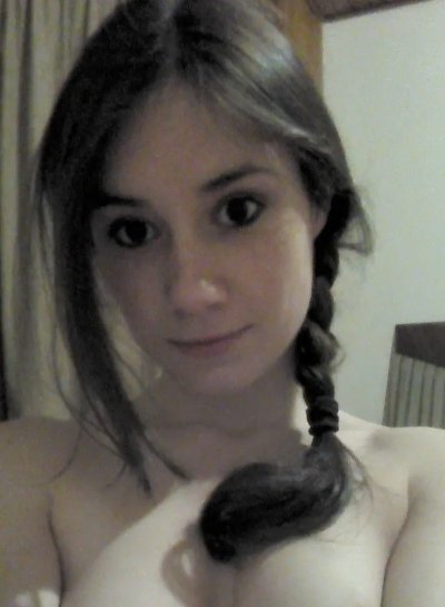 Милашка ласкает пенис и занимается сексом