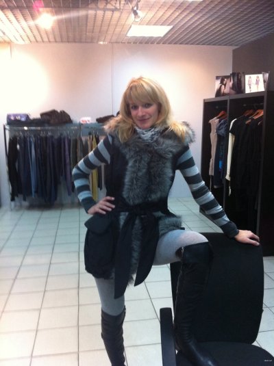 Сладкая Люда обожает делать минеты