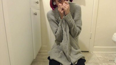 Поглубже отсосешь с резиновым фаллосом?