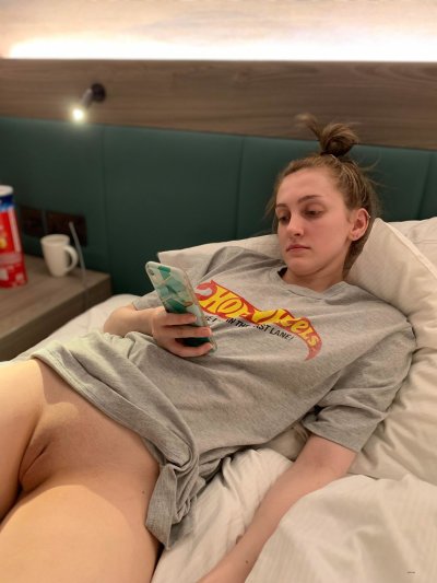 Горячая русая красотка с умопомрачительным взглядом