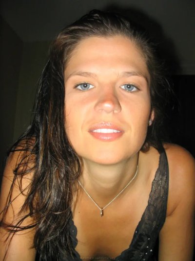 Сногсшибательная дама с пышной попкой для интимных утех