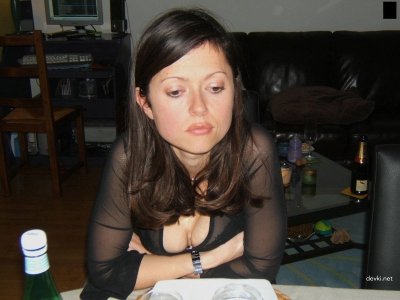 Сексапильная красотка сосет член