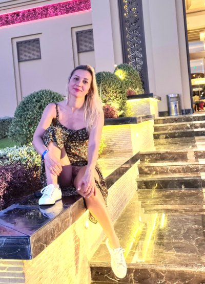 Изображение голой дамы без нижнего белья - живое фото на сайте для взрослых