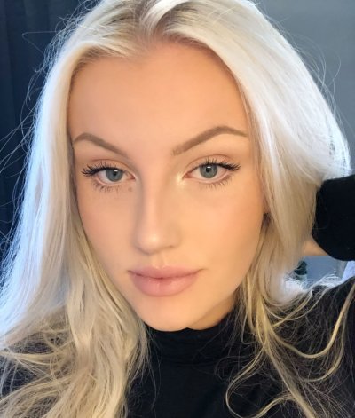 Соблазнительные фото сексуальной красотки с упругим задом