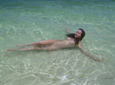 Сексуальная диджейка из Московского клуба в провокационном наряде на фото для фанатов